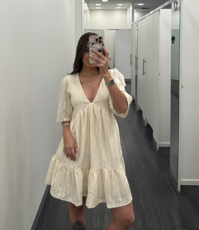 Vestido curto de laise off white  thumbnail