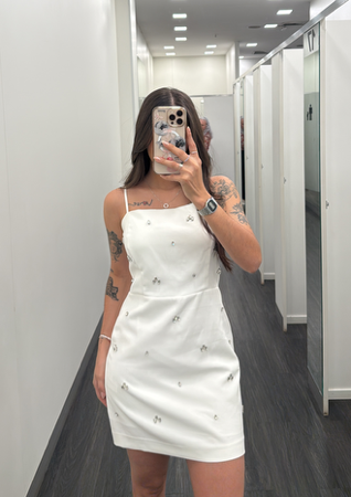 Vestido off white com brilhos  thumbnail