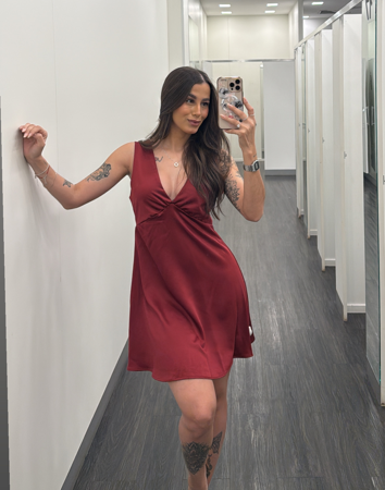 Vestido vermelho acetinado ❤️ thumbnail