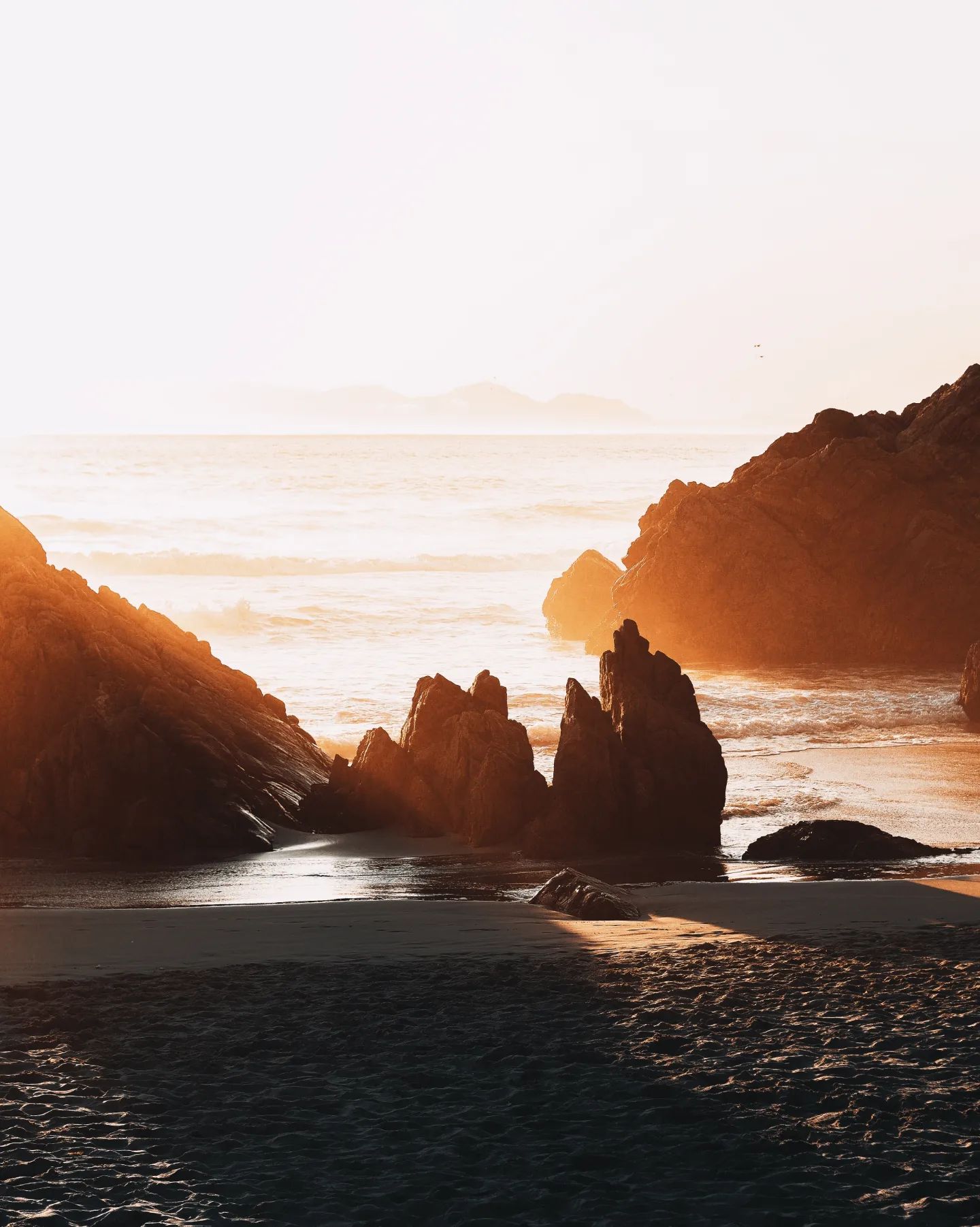 Sunsets at the beach were made for taking photos 🔥🌊

#ishootwithorms #ImagineSA #stayandwander #visualsgang #southafrica