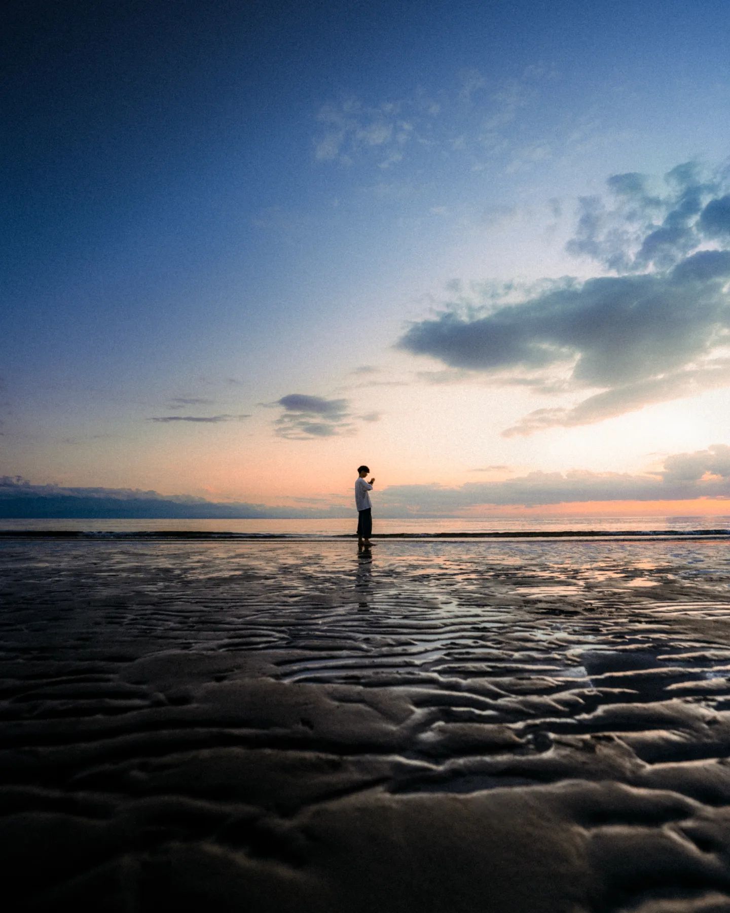Twilight.

Ay, Kai, finally a photo eh? 
I've got loads I want to edit, but since I have to get some edits done by the e