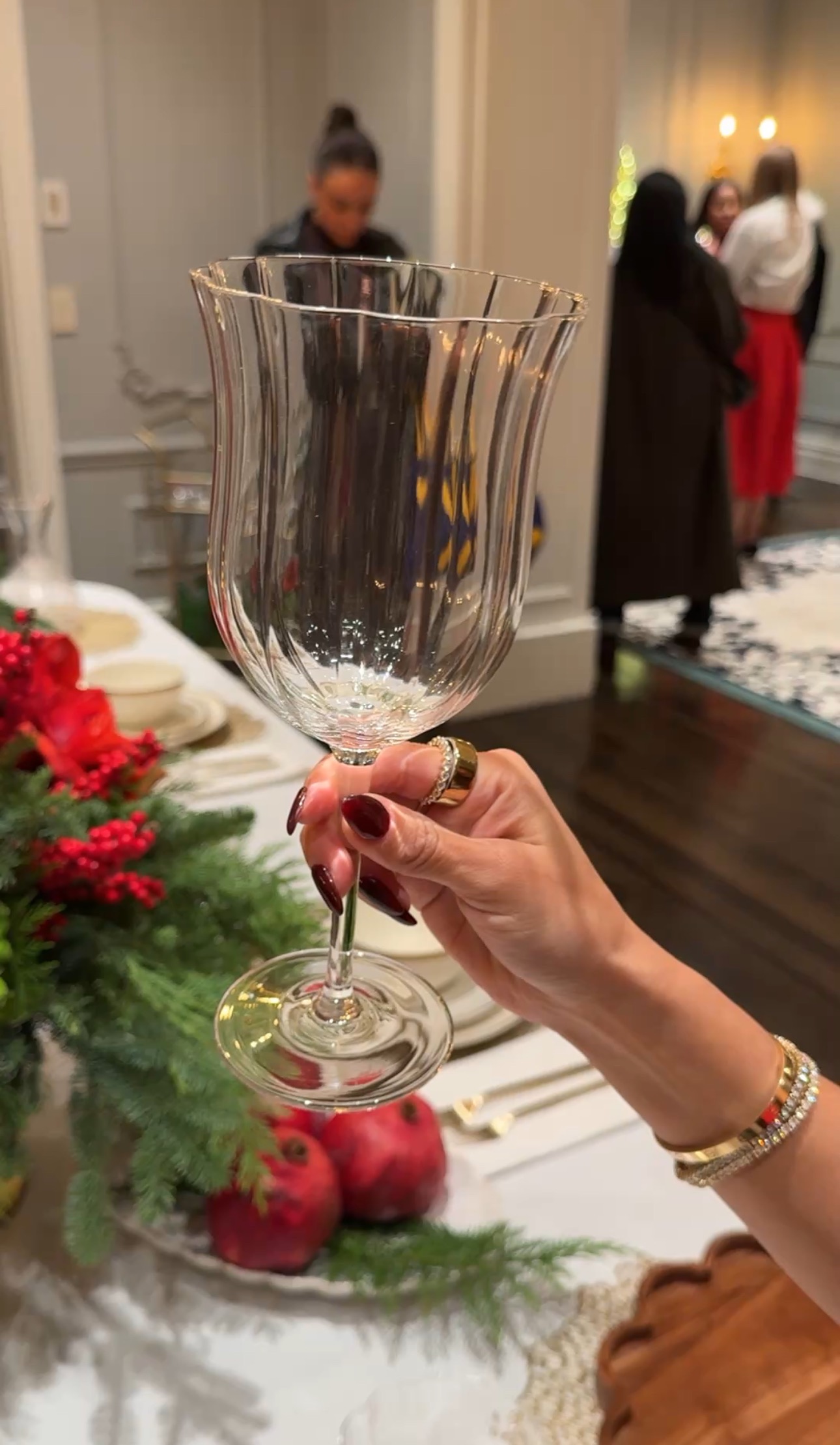 Scalloped Wine Glasses thumbnail