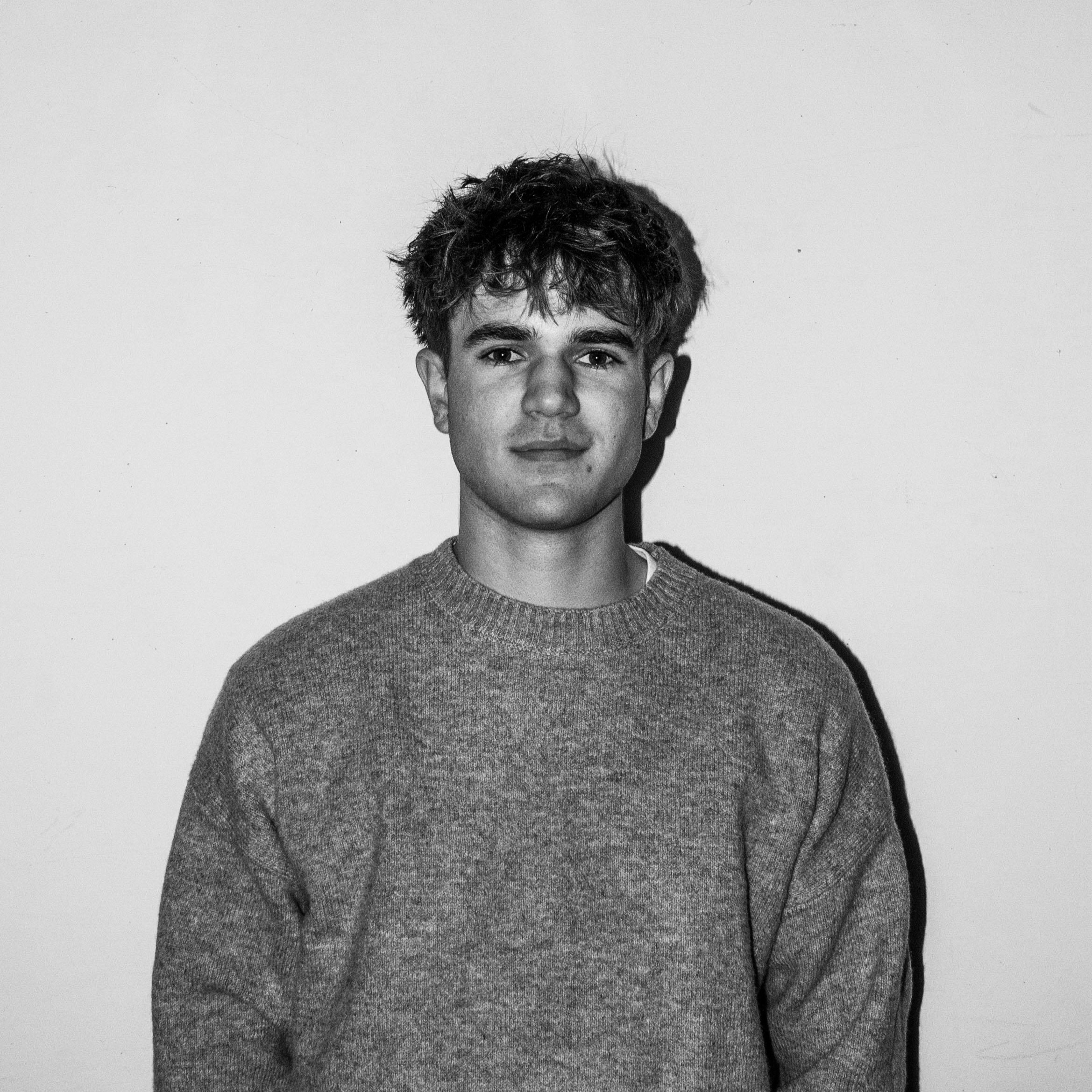 Simon, Foto & Video thumbnail