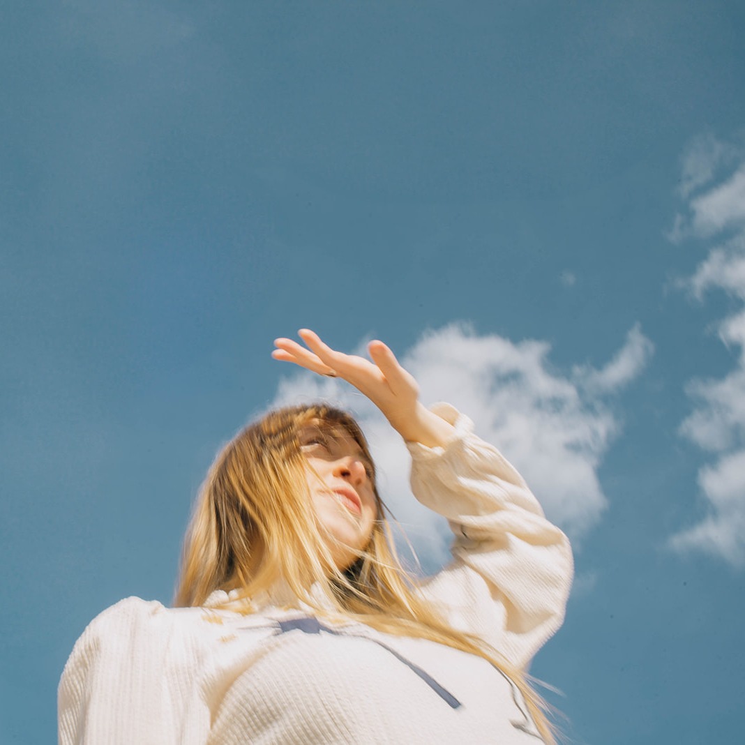 "Glimmer" Official Visualizer thumbnail