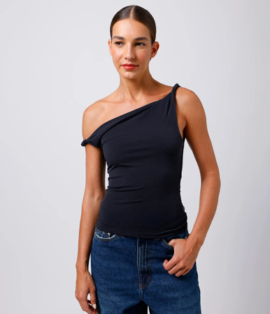 Blusa decote assimétrico preta mindset  thumbnail