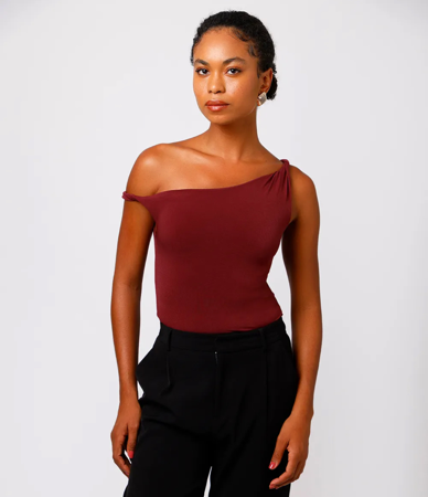 Blusa com decote assimétrico  thumbnail