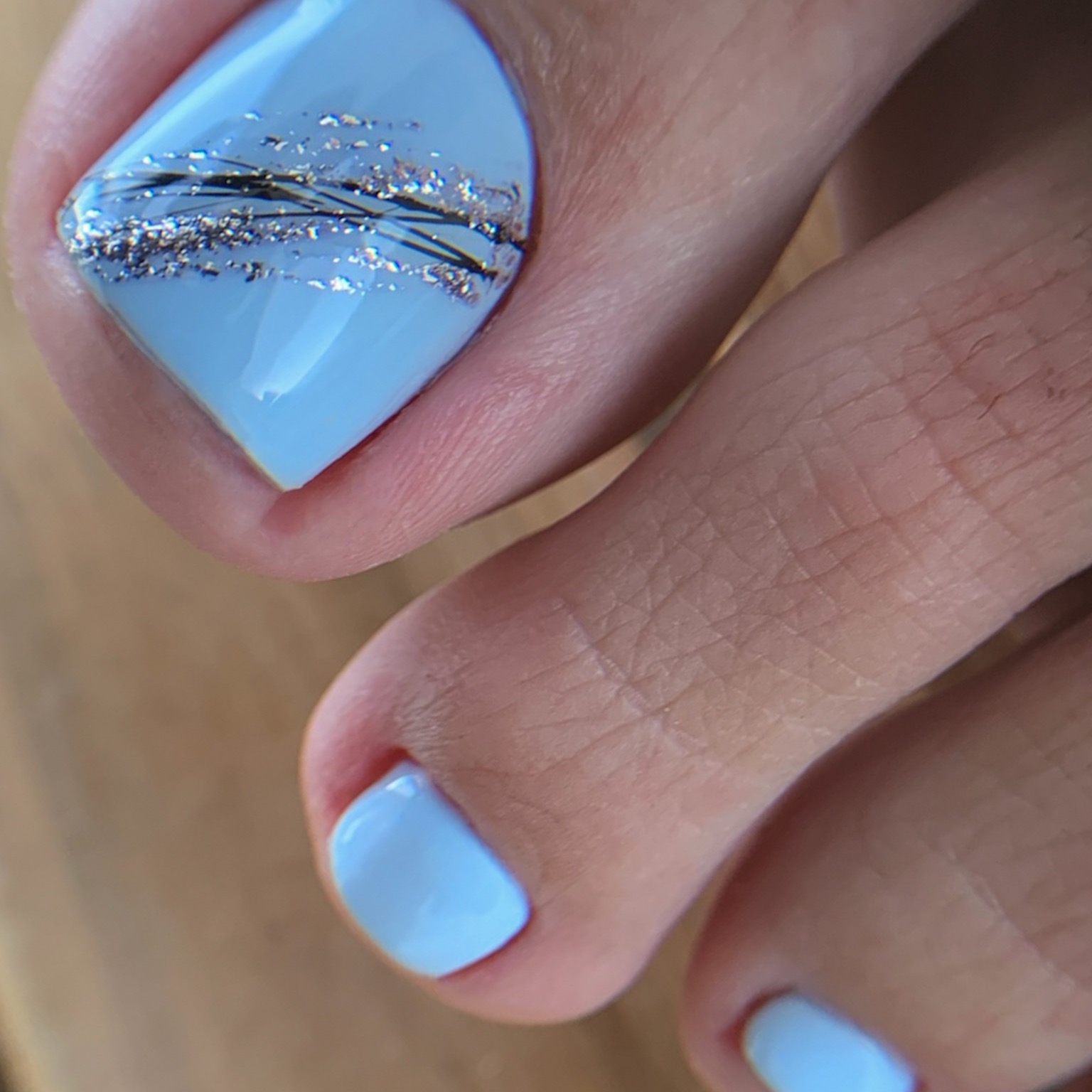 Pedicura + Esmaltado Semipermanente thumbnail