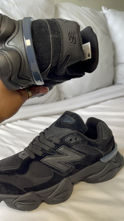 man triple black new balance  thumbnail