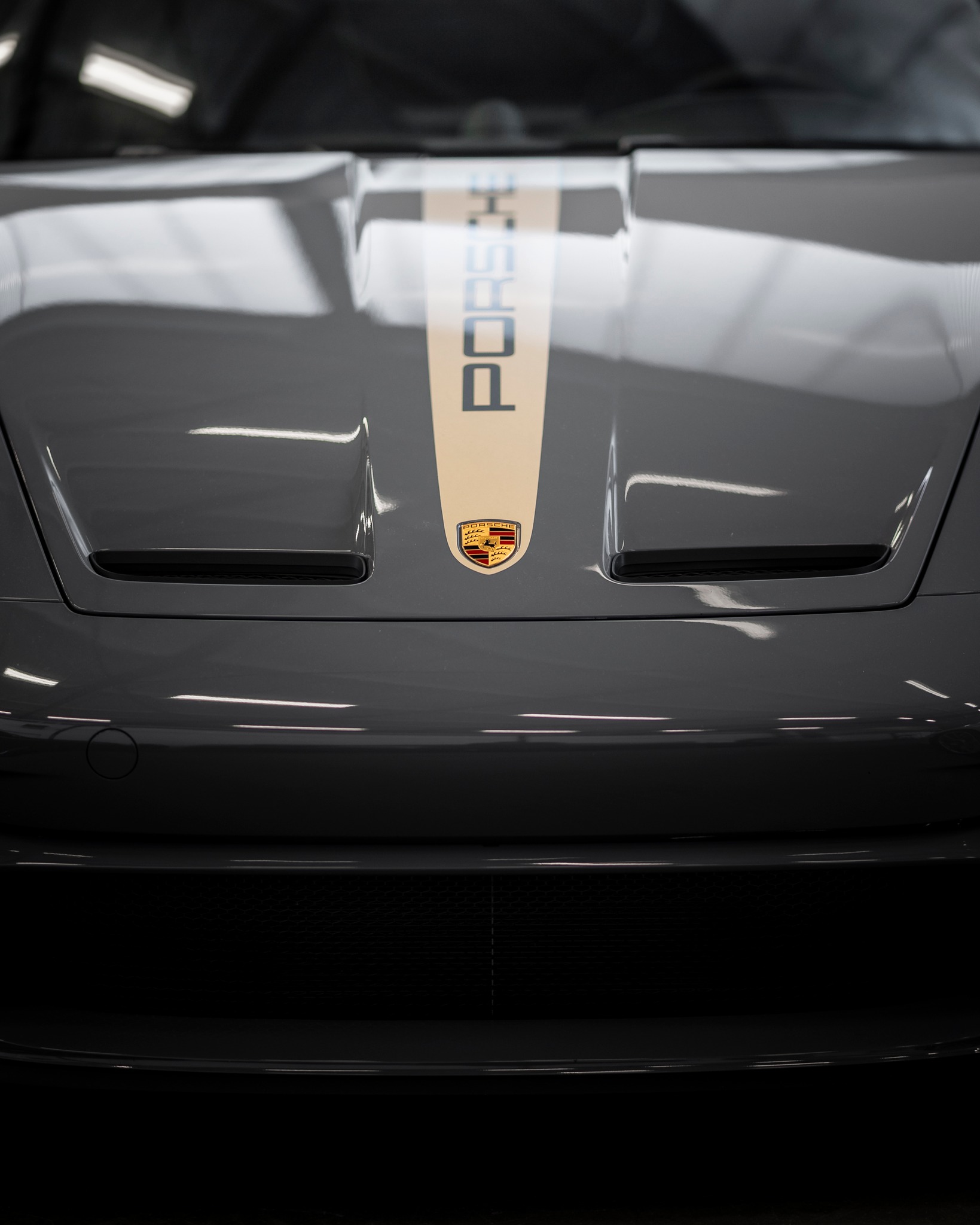 Selvom SUV-sæsonen er godt i gang, kan vi jo godt begynde at finde din næste sommerbil. Kunne det være noget med en Pors