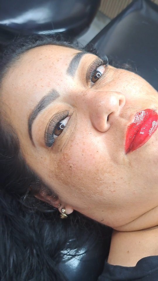 Aplicação de um Volume Inglês 5D ✨️

Vídeo não saiu como esperado mais relevem 🙏🏽
.
.
.
#extensaodeciliosalvorada #cilio