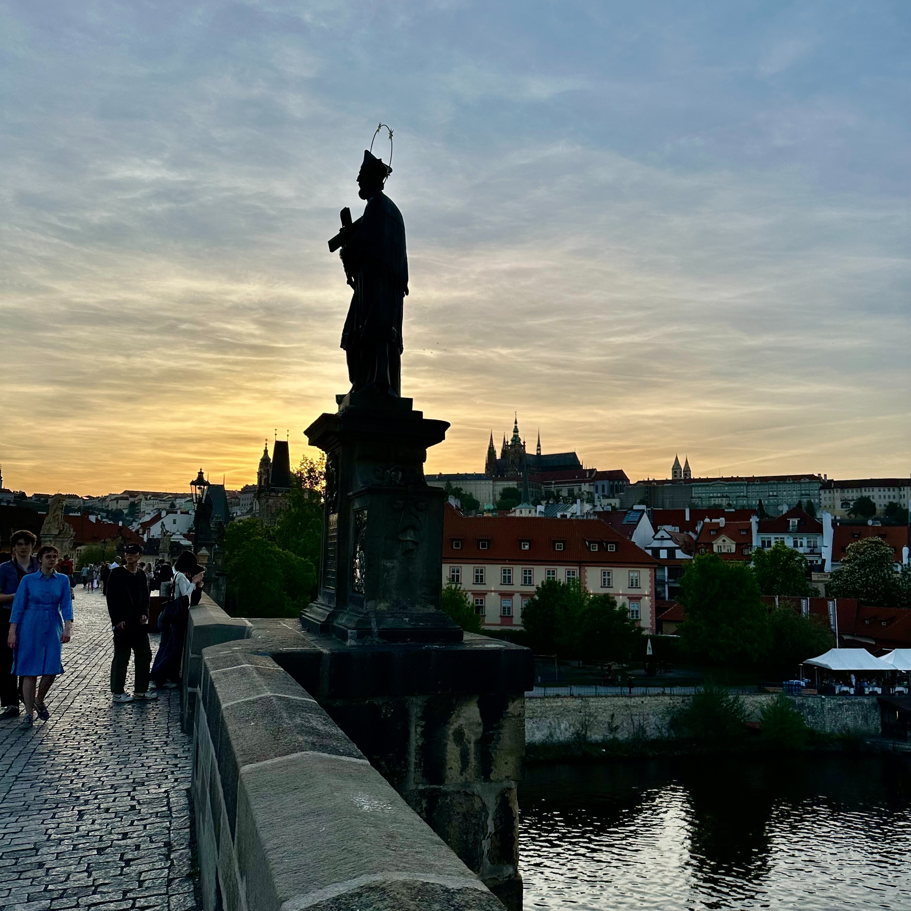 Grab your FREE Prague travel guide here! thumbnail