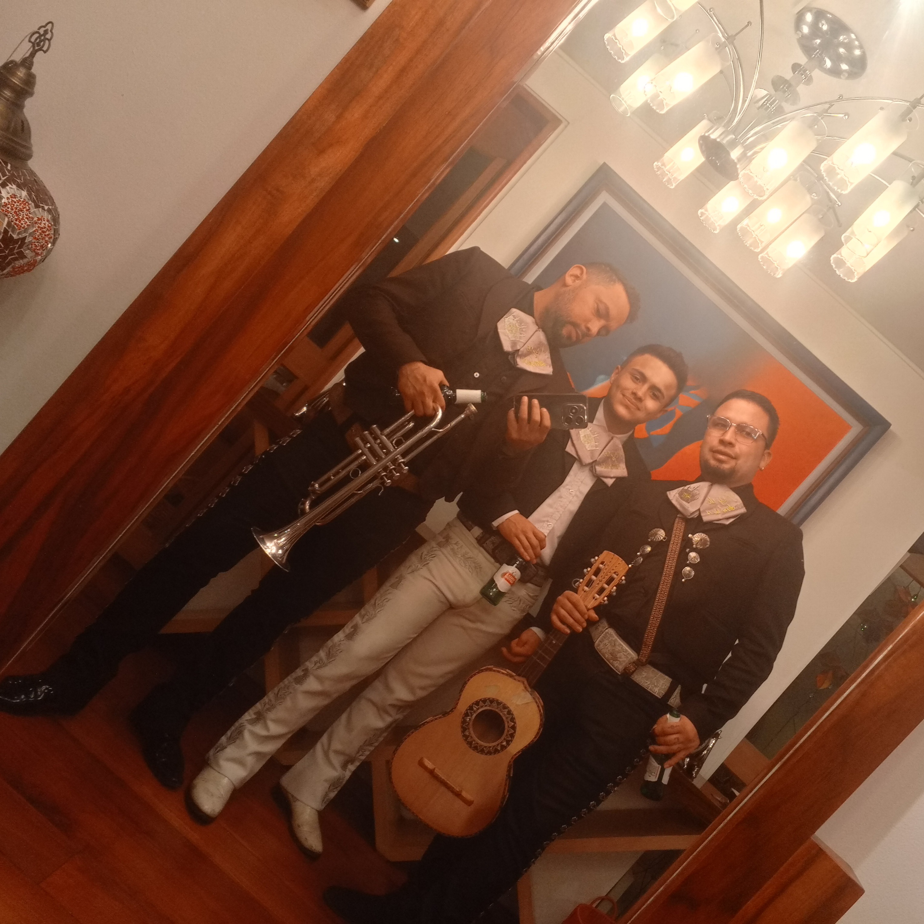 WhatsApp Mariachis en Bogotá  thumbnail