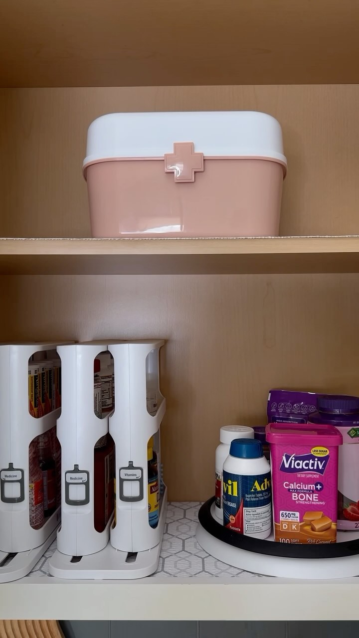 Amazon Medicine Cabinet Organization! 
🔗COMMENT “SHOP PLEASE” to receive a DM. 
✨You must follow me to receive a DM or y