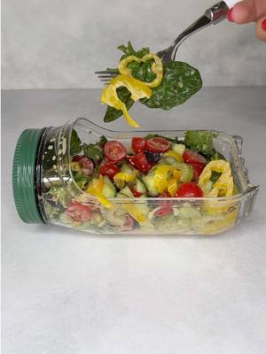 🔗In Bio! SALAD POD 🥗. Meal prep made easy 🙌🏻💚 #amazonkitchen #amazonhome #kitchengadgets #kitchenmusthave #mealprep 