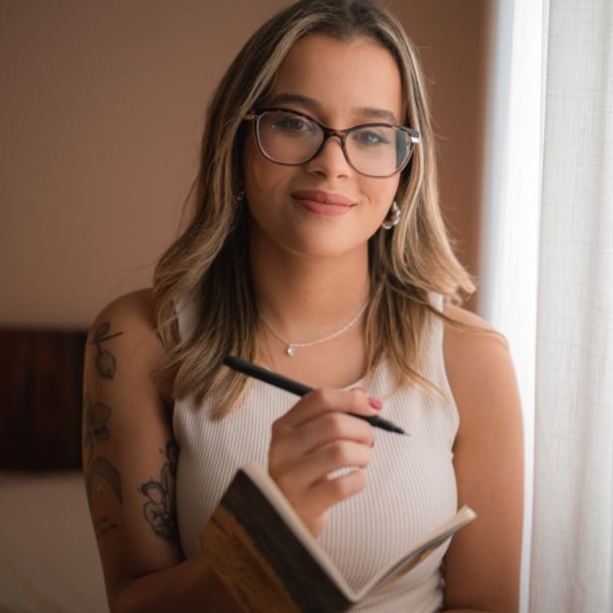 Autora Olivia Uviplais thumbnail