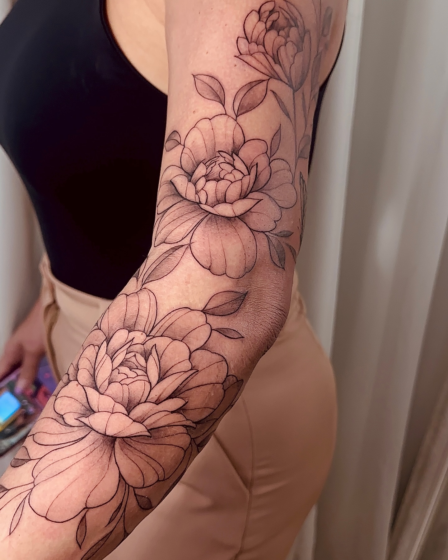 E esse floral maravilhoso? 
.
.
.
.
.
.
#tattoofloral #tattoofeminina #tattooideas