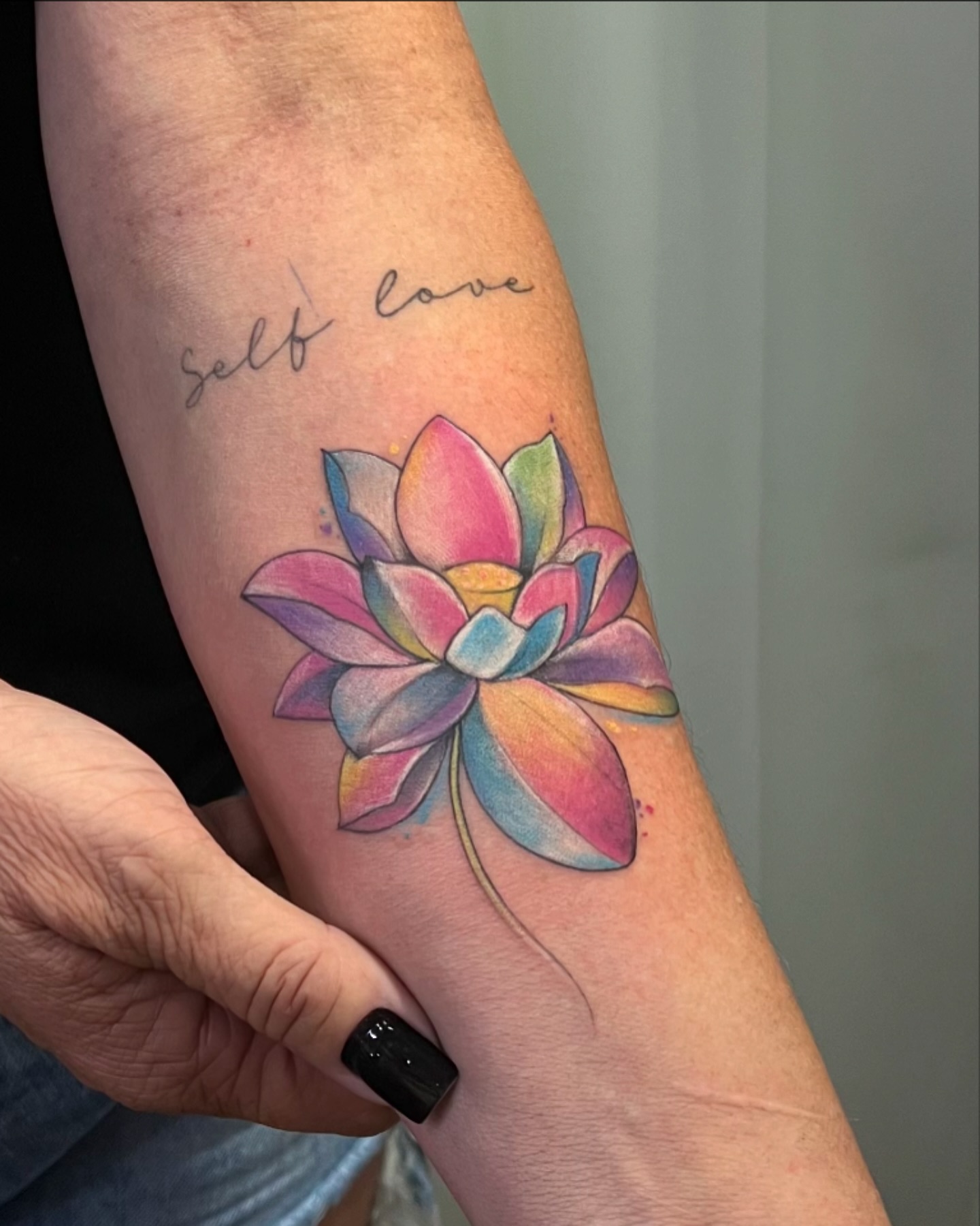 Tatuagem Colorida ♥️💙💚🧡💛
.
.
.
.
#tatoos #tatuagemcolorida #tatuagemfeminina #tatuagemsupermario #tatuagemflorcolorida