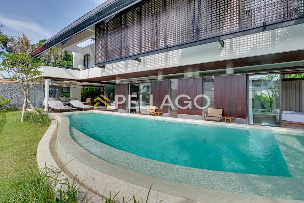 Contemporary Tropical Modern 5-Bedroom Villa for Sale in Padang linjong, Canggu – Freehold - Canggu, 5 Bed thumbnail