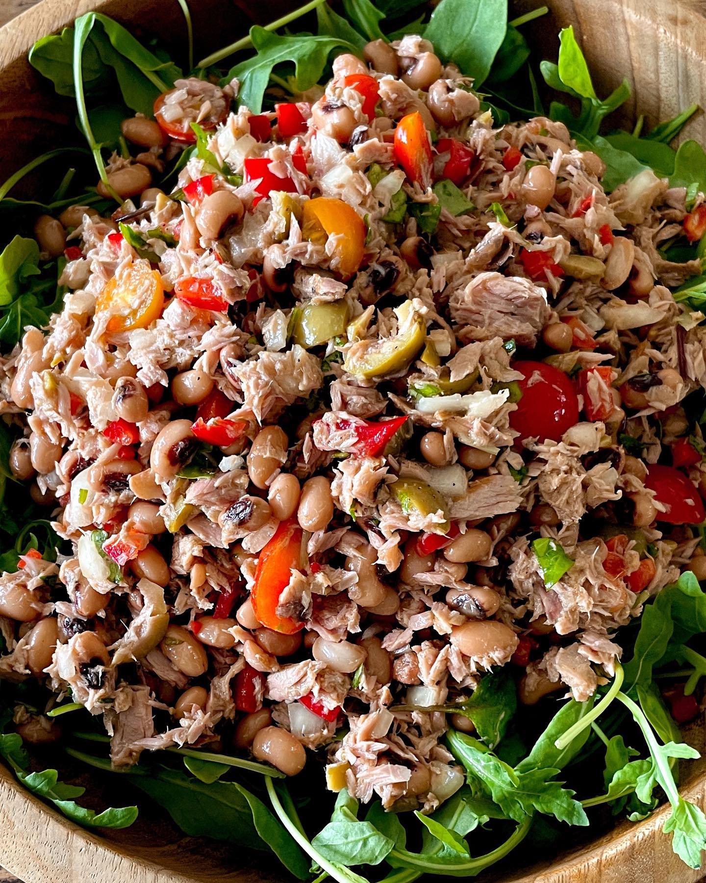 Portuguese tuna and black eyed pea salad! {Salada de Feijão-Frade com Atum}

One of the best souvenirs you could bring b