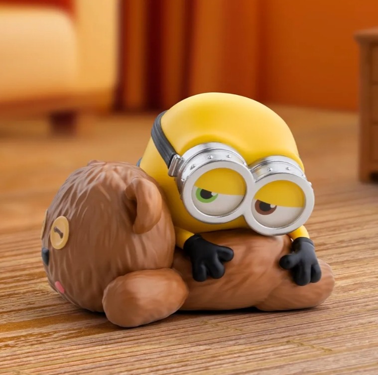 04. Minions Lazy Every Day Series Figure thumbnail