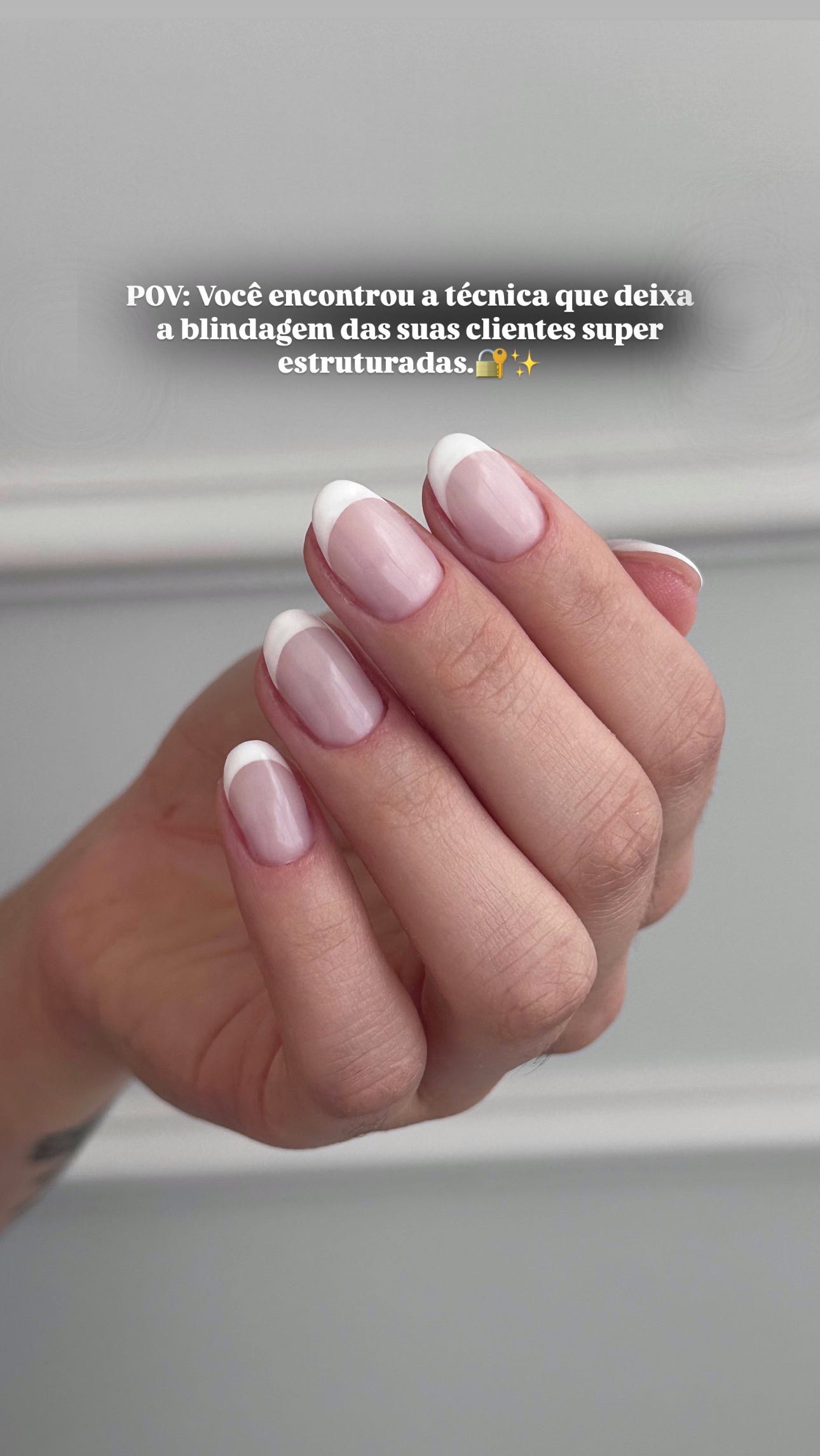 Eu sei o quanto é desafiador buscar aquele acabamento perfeito e, muitas vezes, sentir que algo ainda falta… 
Mas calma,