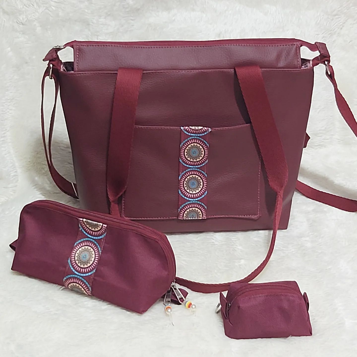 Kit luxo lua 🥰

#kitluxolua
#bolsa 
#necessarie 
#portamoedas 
#momozinateliê