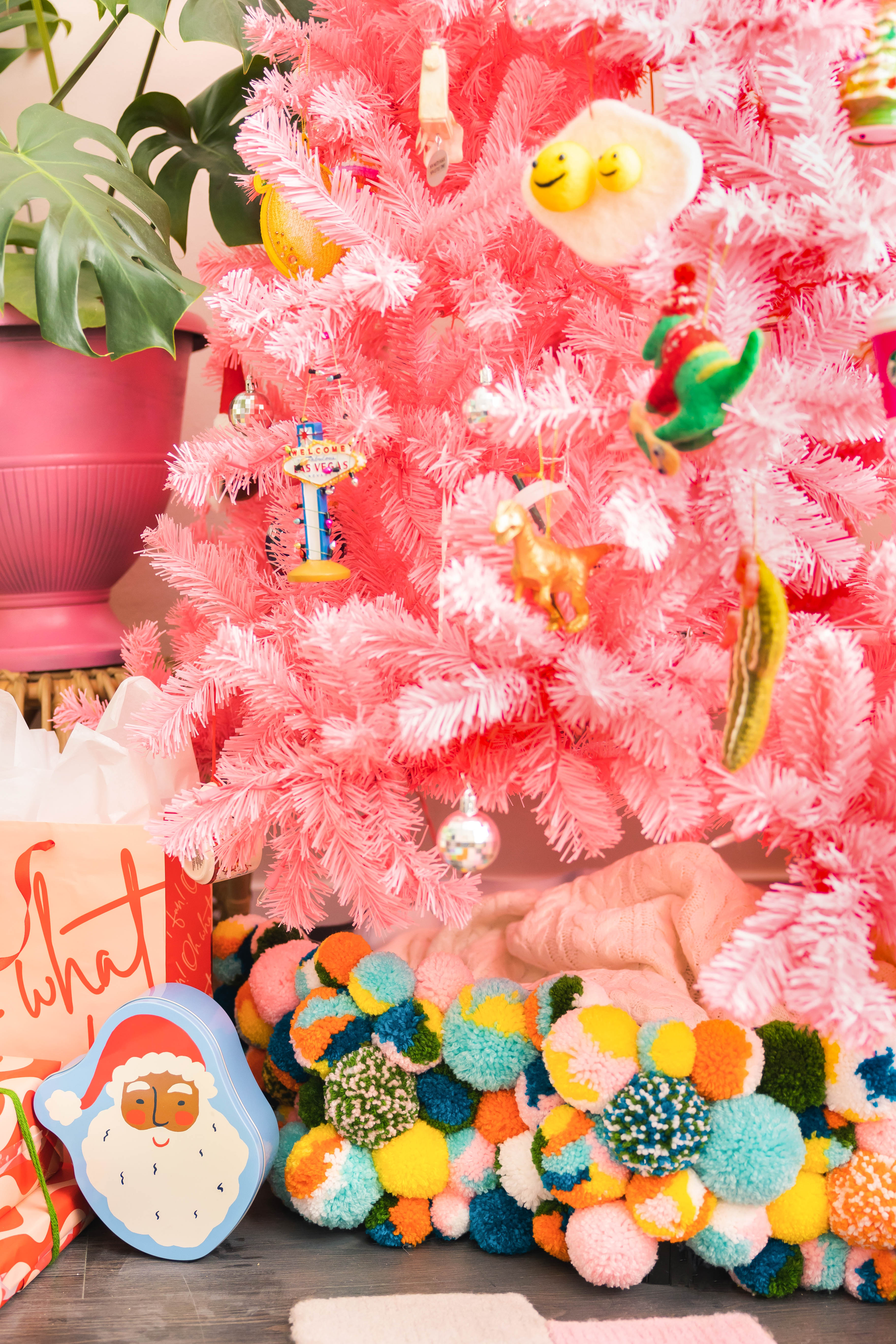 Holiday Gift Guides thumbnail