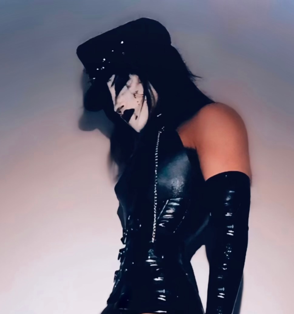 Twitter 18+  thumbnail