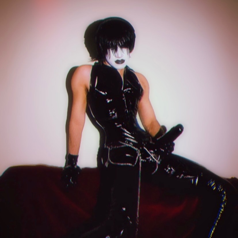 Twitter 18+  thumbnail