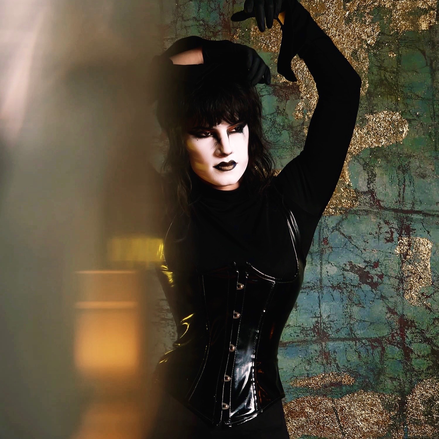 Throne | Mr Mortem | My Wishlist thumbnail