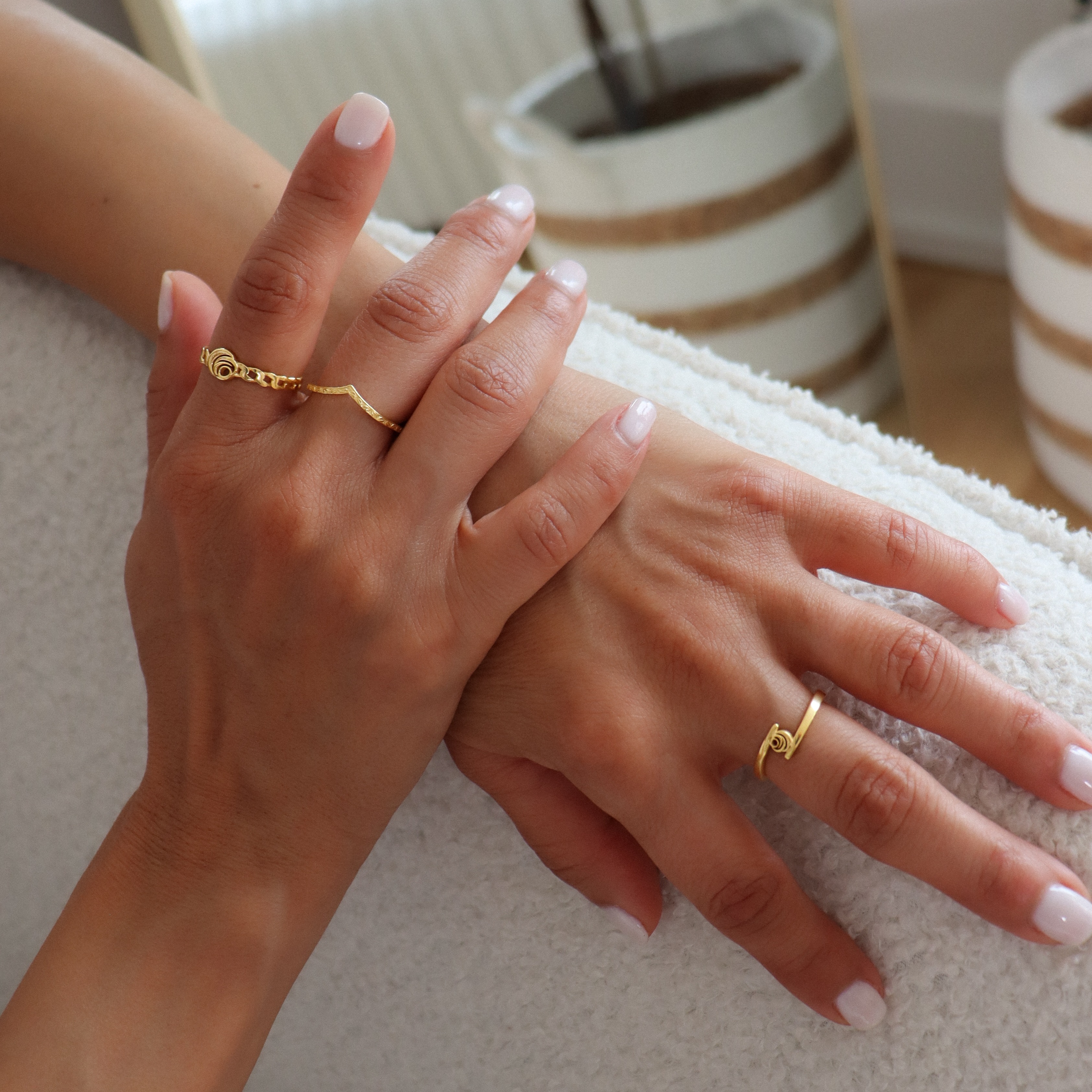 SHOP RINGS thumbnail