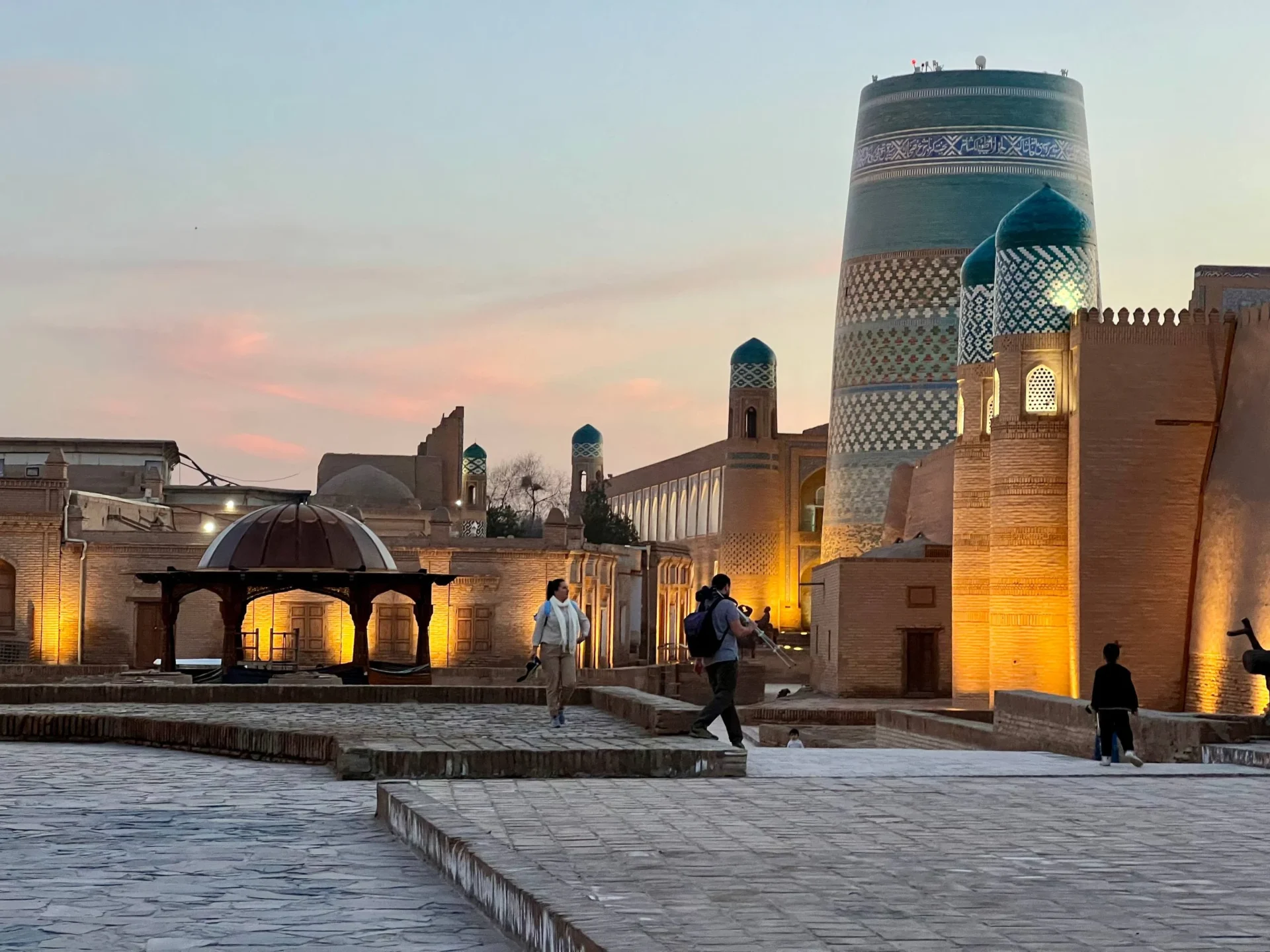 Туры и экскурсии по Узбекистану: Самарканд, Бухара, Хива thumbnail