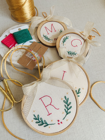 Ebook de Bordado: Crie um Pingente de Natal thumbnail