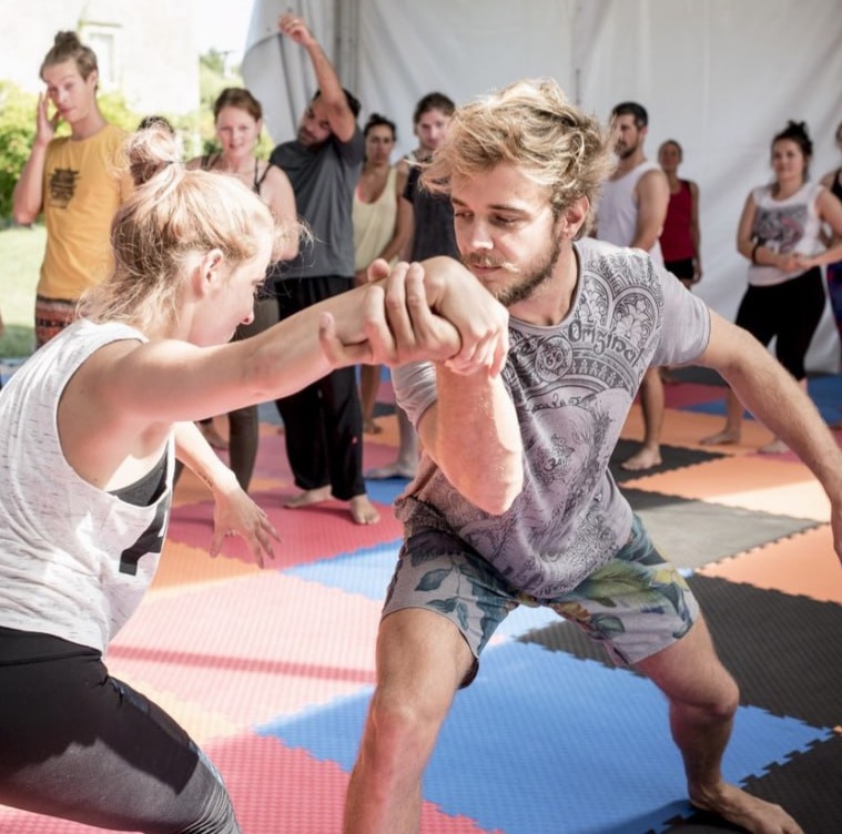 AcroYoga Classes in Zurich 📍 thumbnail