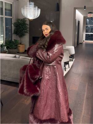 A little burgundy monochrome fit from @AKIRA for an event tonight ❤️✨  Everything is from there - coat & bag & fit & sho