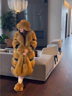 Doing a little staycation today & it’s cold af outside ❄️ so here’s a lot of fur for the fit  Coat & bag & hat @ShopAKIR