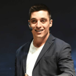 Primeiro triatleta com paralisia cerebral severa a completar um triathlon. “As dificuldades não te impedem de crescer”. thumbnail