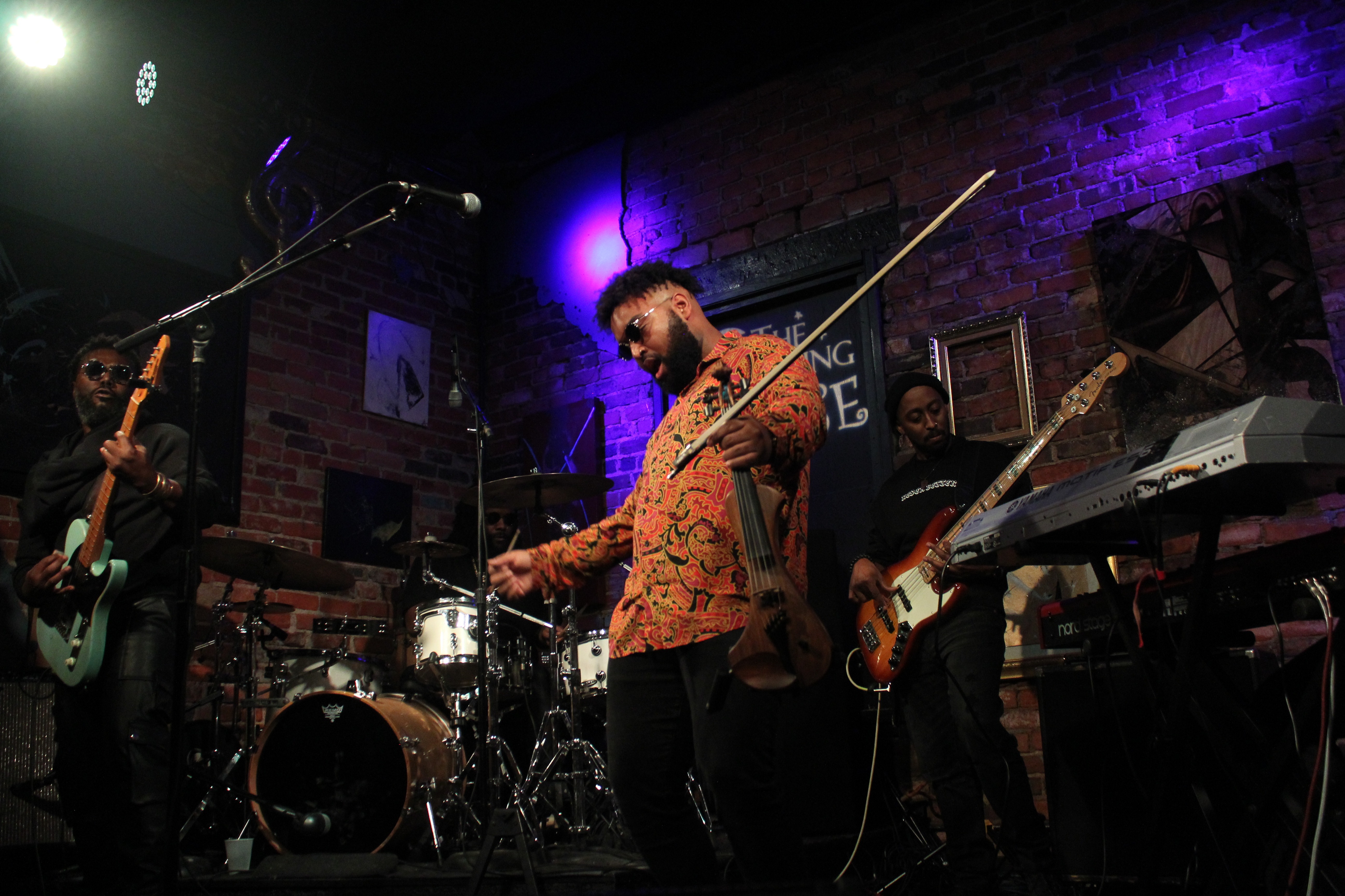 Soul Violinist Emanuel Wynter to Drop Stunning Live Album  thumbnail