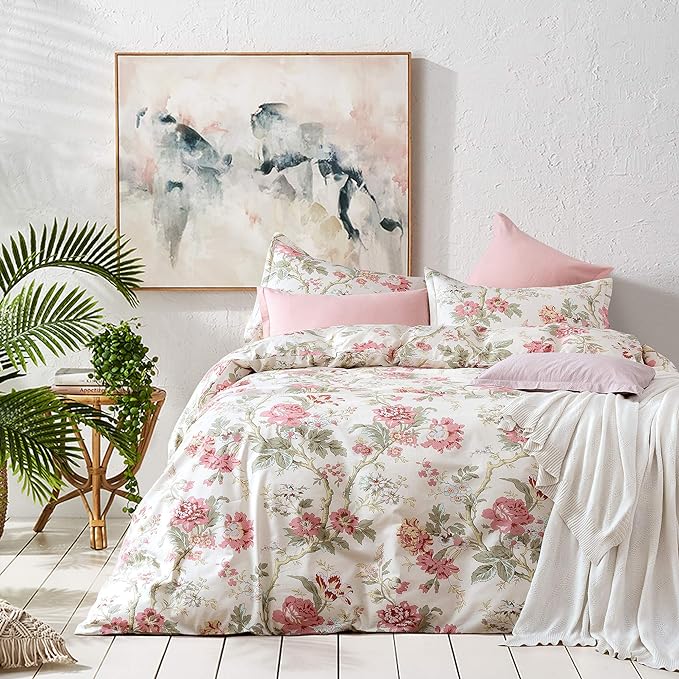 Juego de cama estilo asiático. Funda de edredón floreada de algodón thumbnail