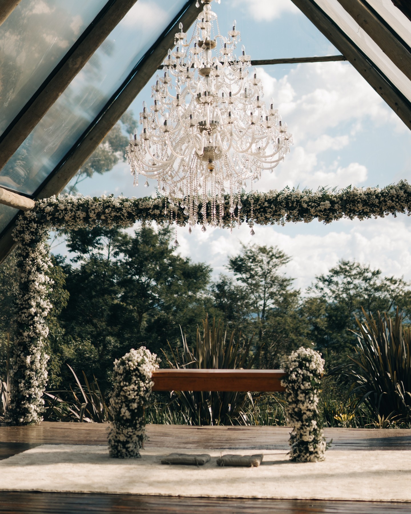 Encantada com esta cerimônia delicada e elegante escolhida pelos queridos @nani_martins2006
@pr.josecarlosoficial 🥰

Fot