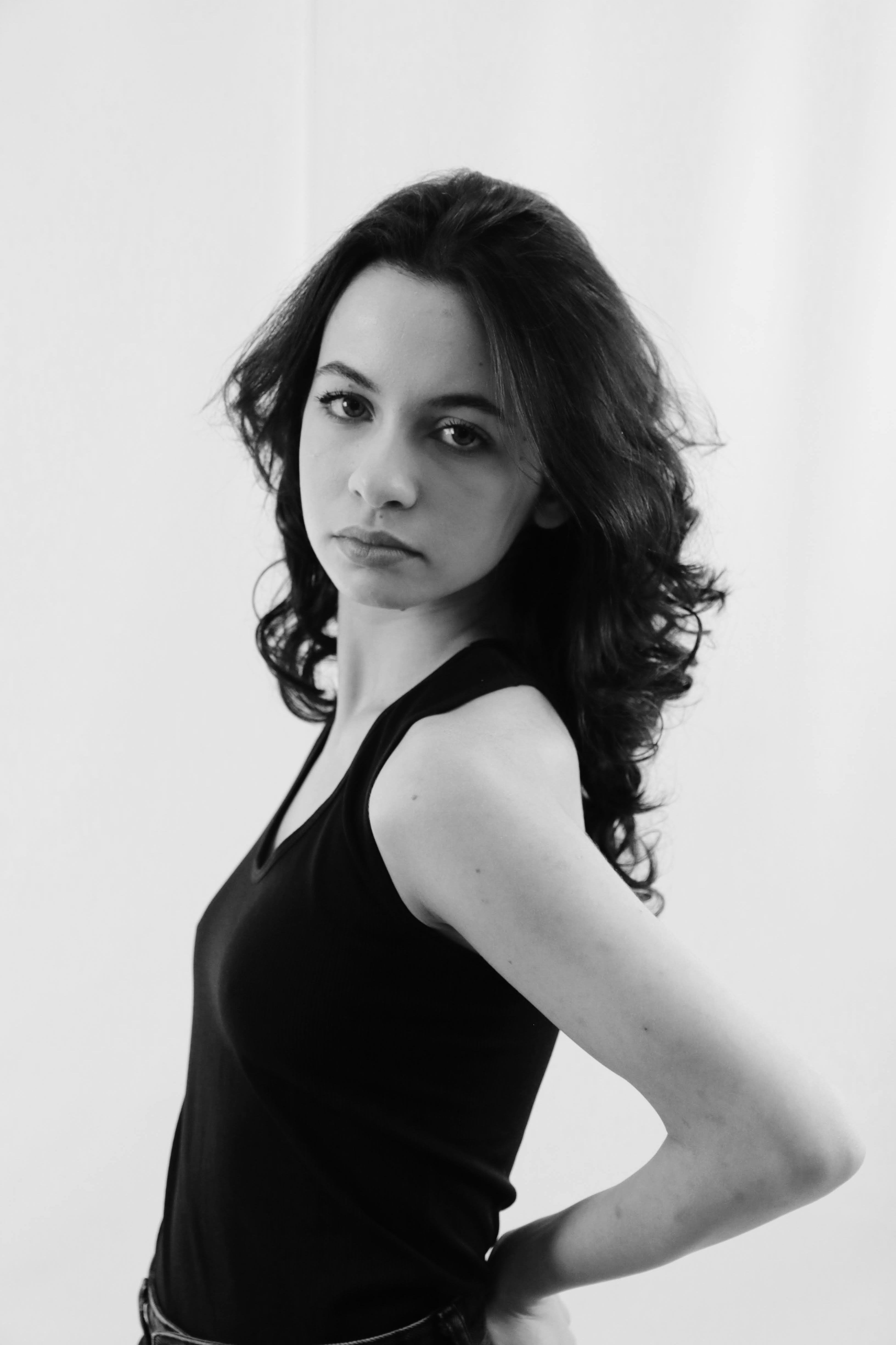 LAYLA APONTE Bio Site