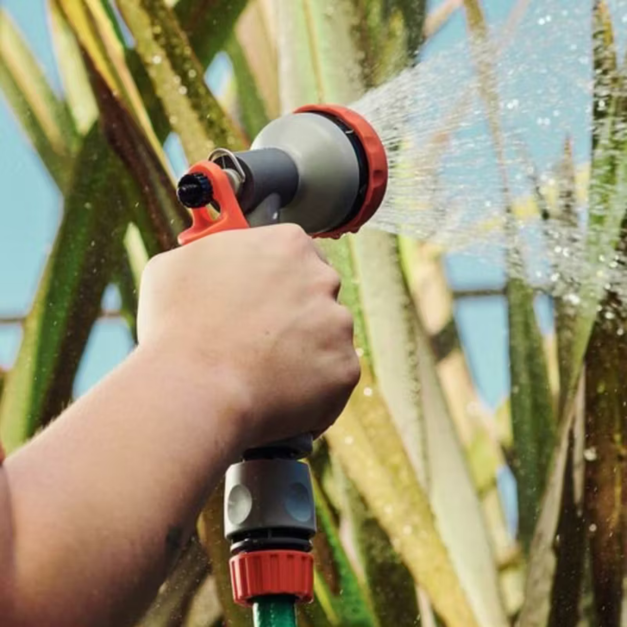 Hidropistola Para Engate Rápido Esguicho 6 Jatos Tramontina Multifunções thumbnail