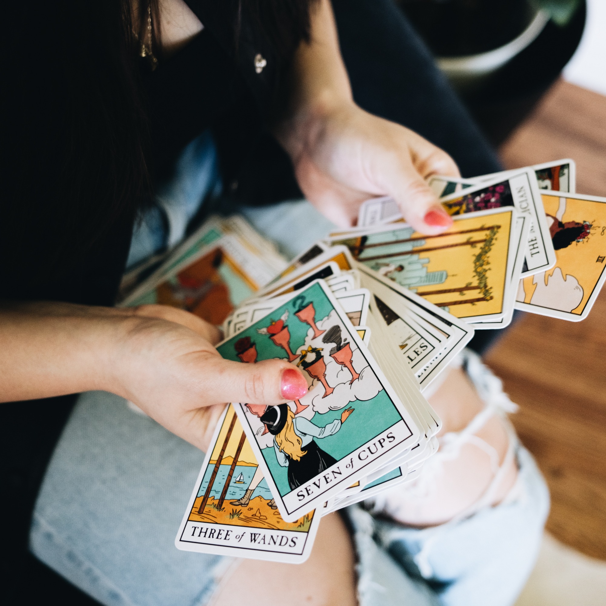 Tarot & Oracle Reading Session thumbnail