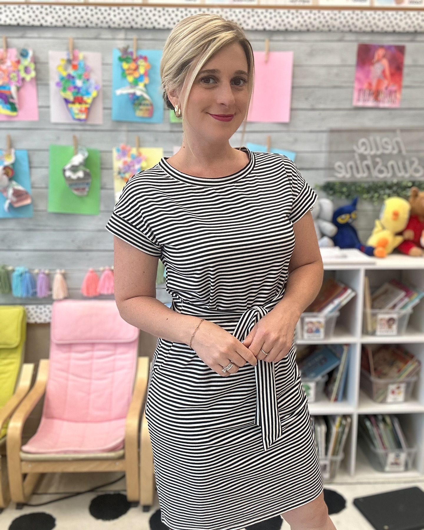 Cute teacher outfit of the day 🖤 

Dress is linked in my Amazon storefront under teacher fashion and linked in my story!