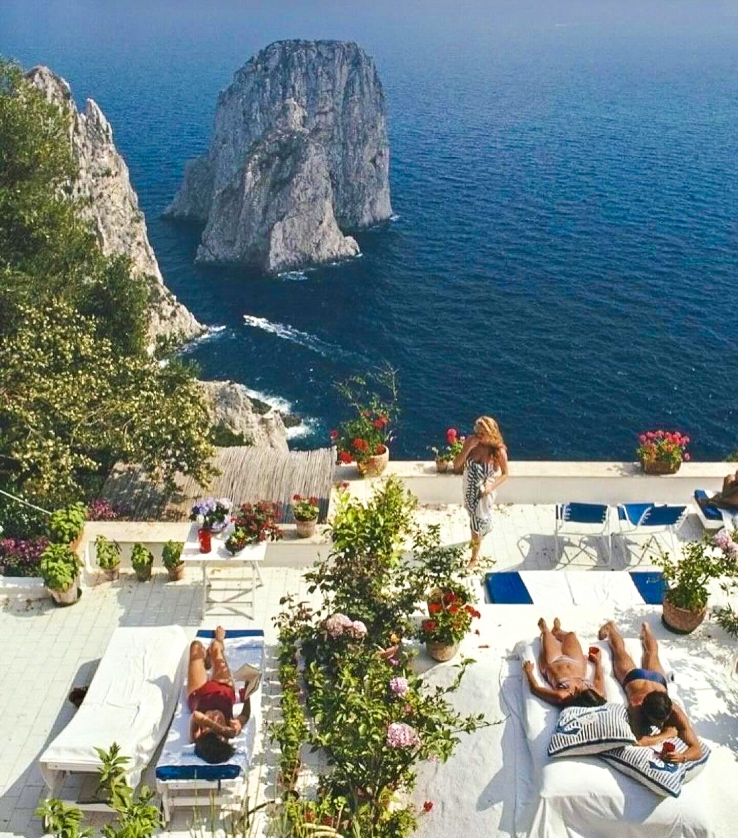 Capri, View to Faraglioni crags thumbnail