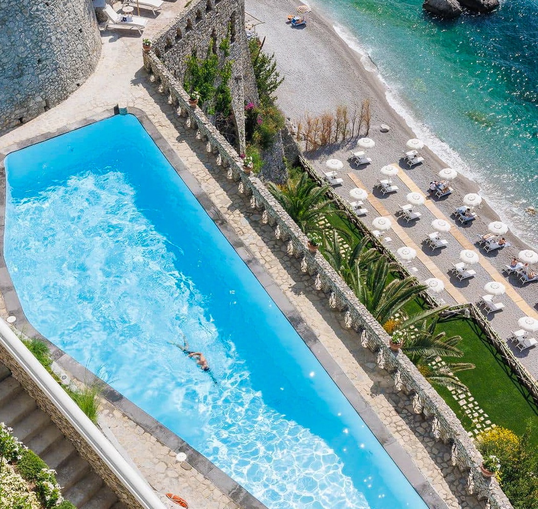 Anchoring off 5-star Hotel Borgo Santandrea thumbnail