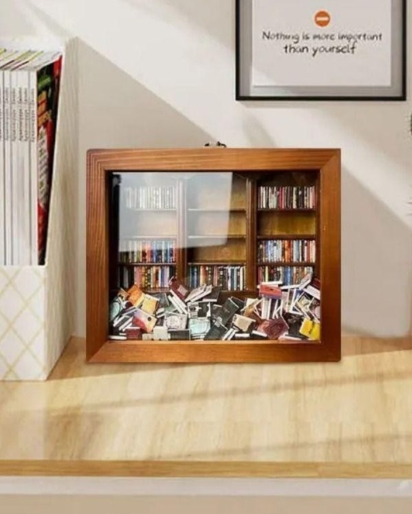 Estante De Livros Anti-Ansiedade Ornamento Expositor Reliever Decoração De Mesa Para Amantes Presentes thumbnail