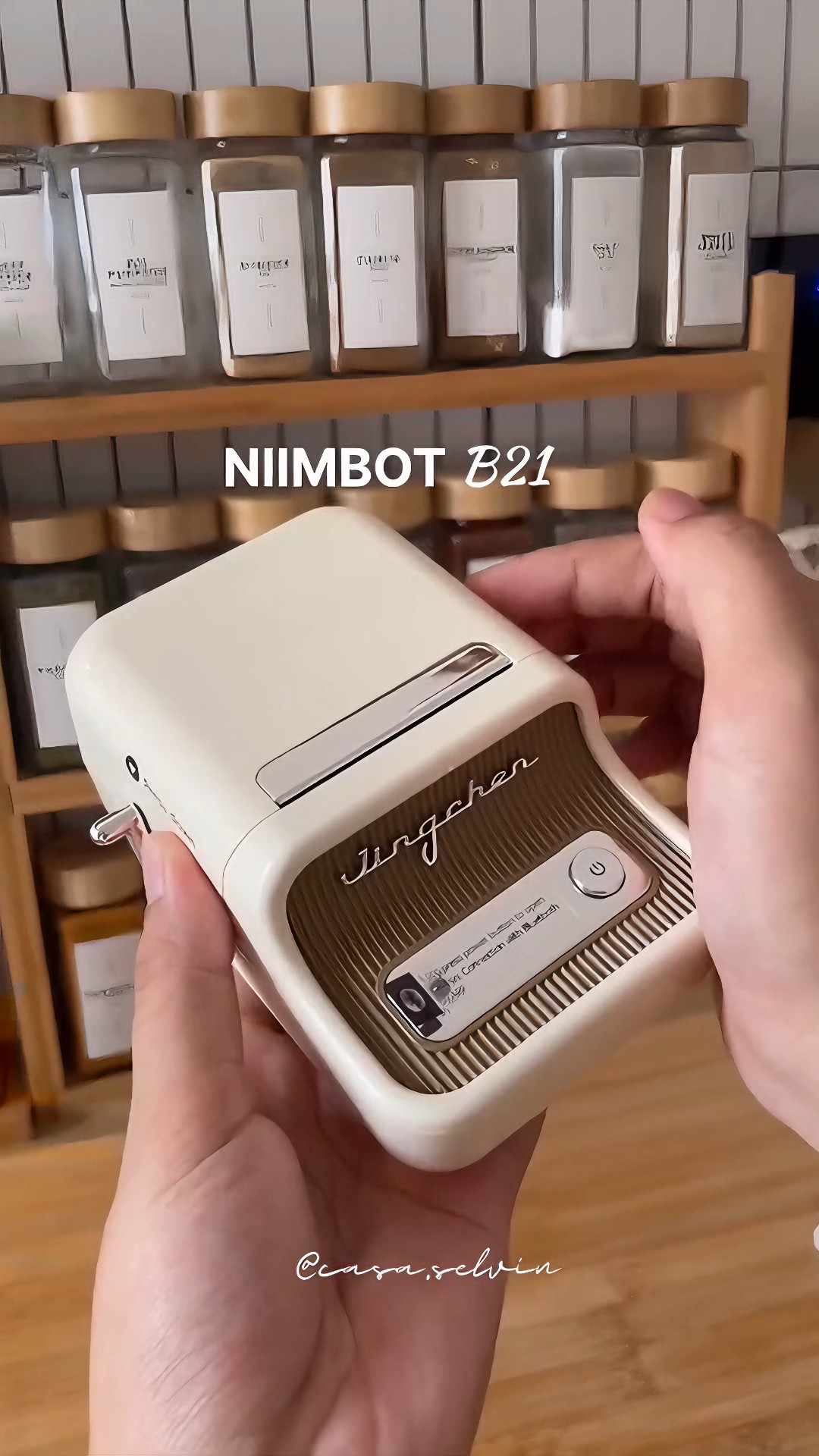 NIIMBOT B21/B1 Impressora Portátil de Etiquetas Bluetooth Térmica Criadora de Etiquetas Adesivas Sem Tinta thumbnail