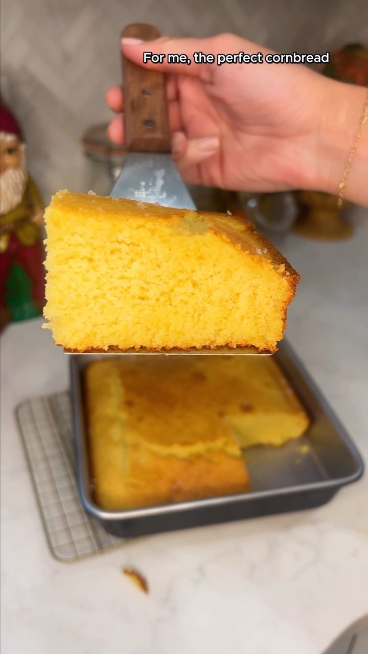 Sweet, buttery, and irresistibly fluffy—this cornbread recipe will have you coming back for seconds! 
🌽🍞

Recipe linked 