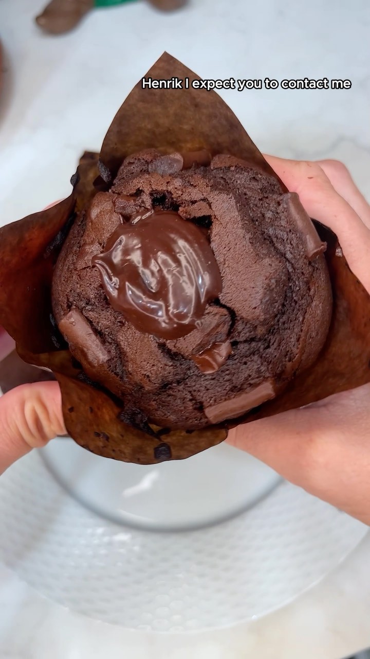 Everyone is talking about the Olympics Chocolate Muffin, especially @henrikchristians1 who made it go viral on TikTok th